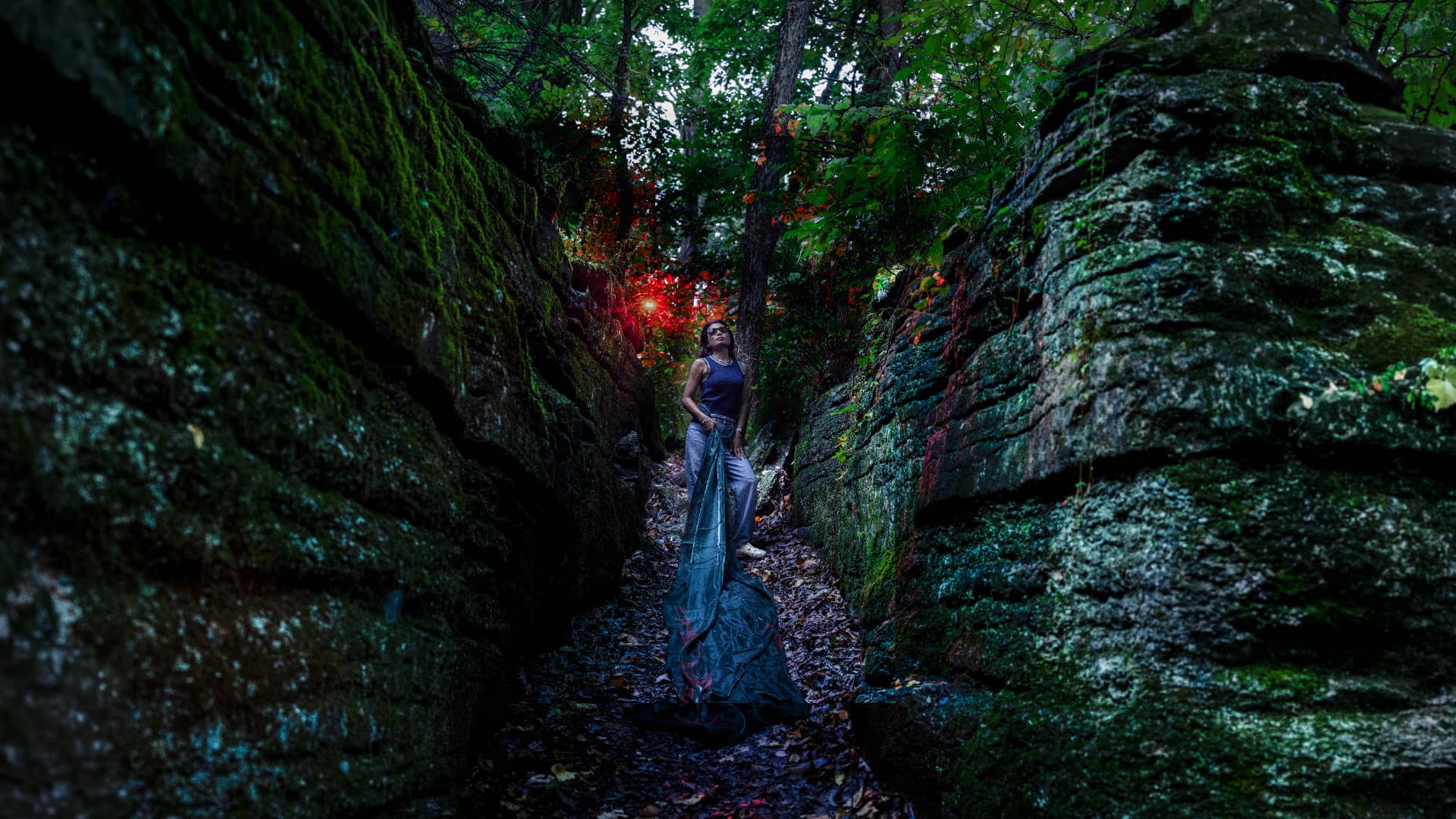 Sawan, Ravine, Red Light