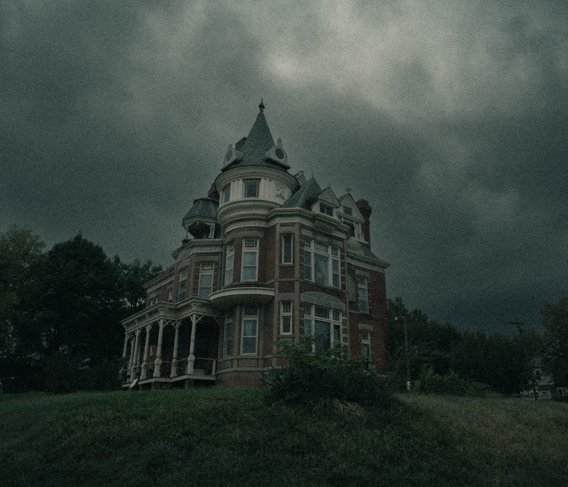 Victorian, Approaching Storm