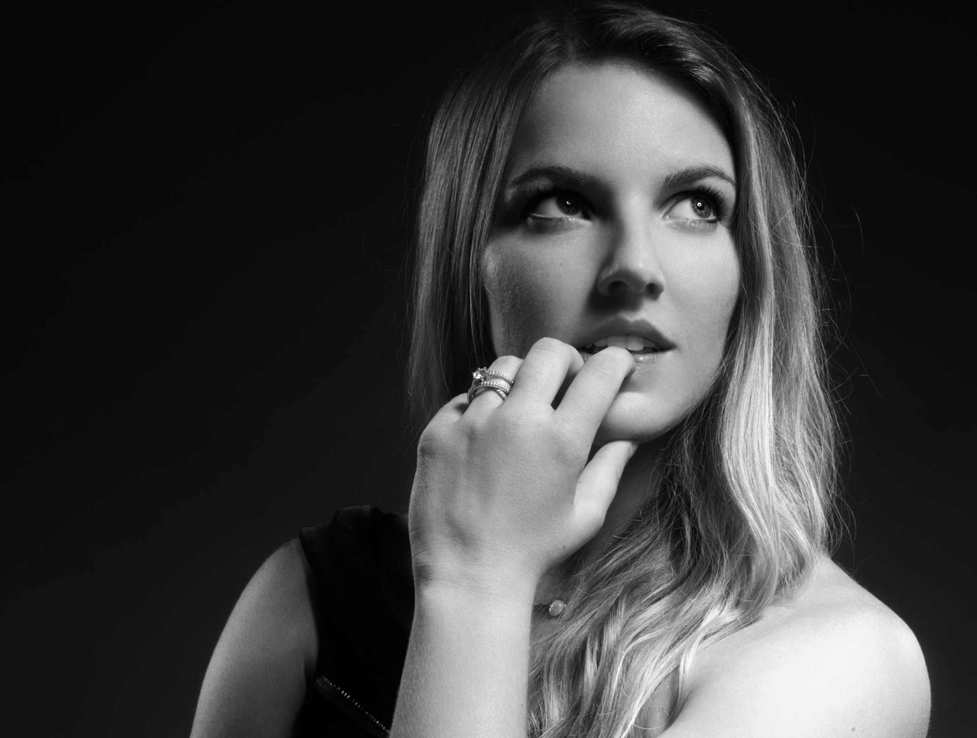Aubrey K, Mirror of Her Hand