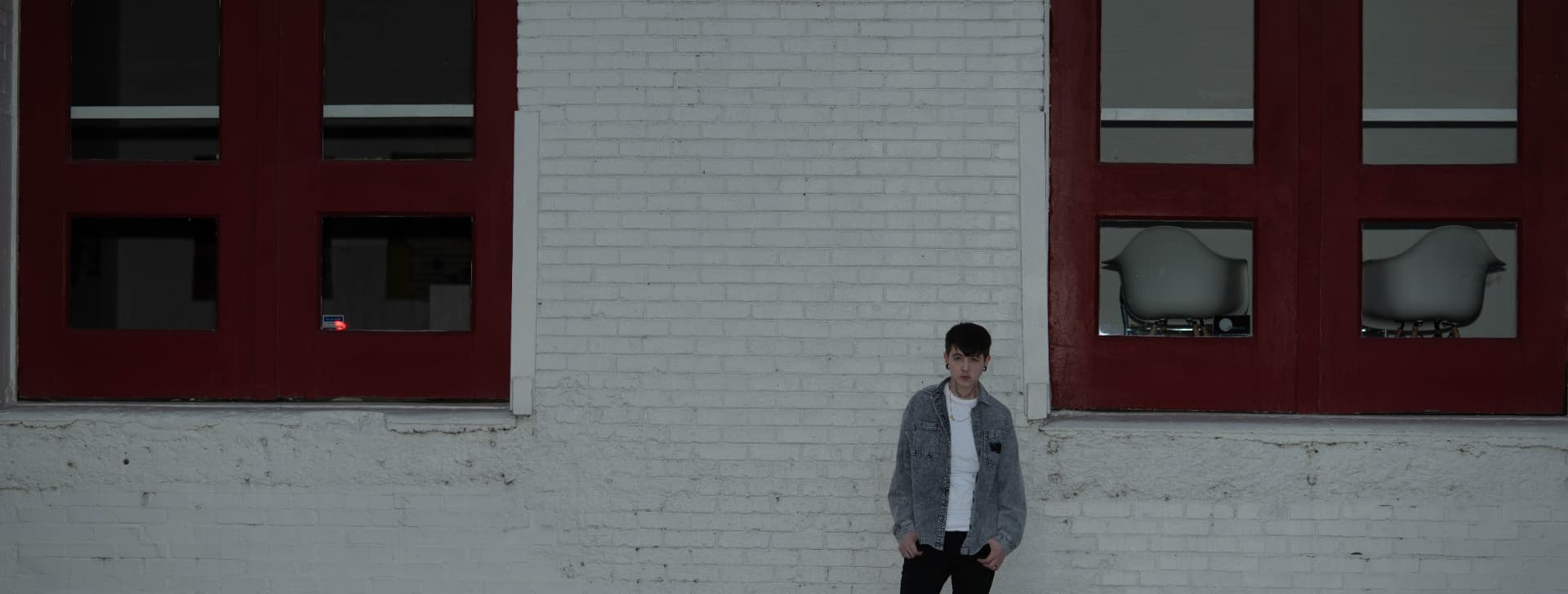 Jaxon, White Brick, Red Windows